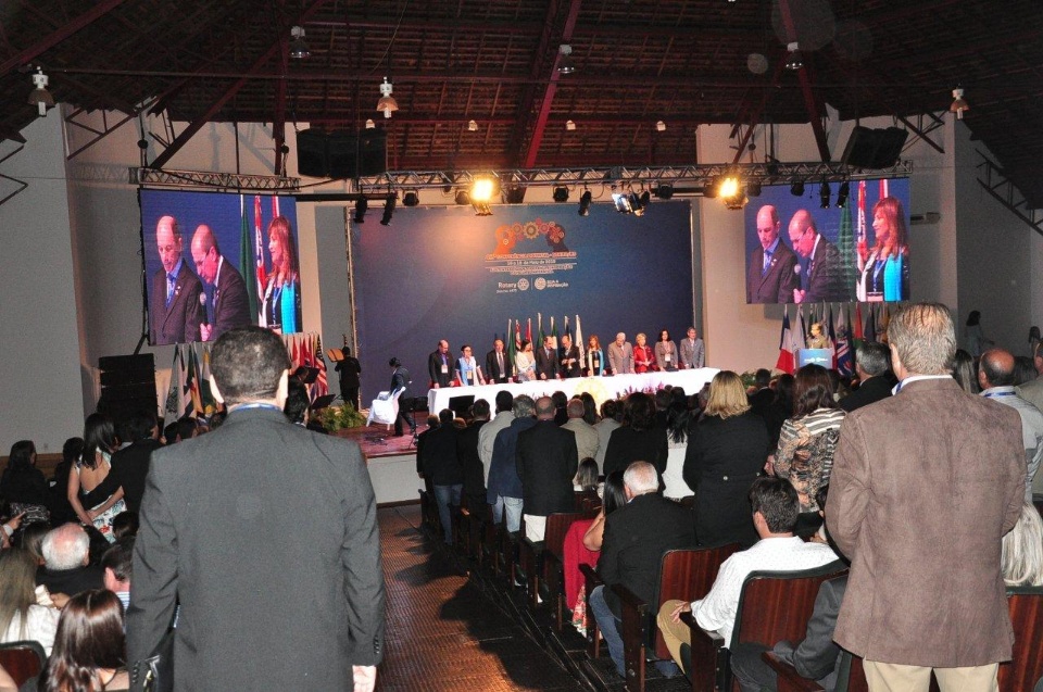 Prefeito participa da instalação da 42ª Conferência Distrital do Rotary Club
