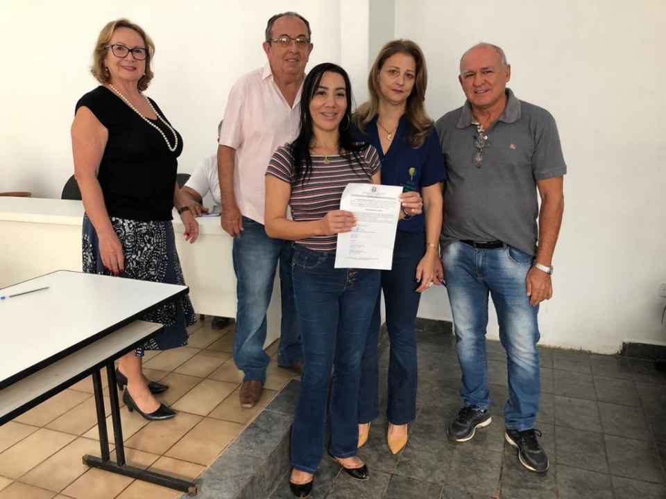 Prefeito municipal dá posse a novos concursados