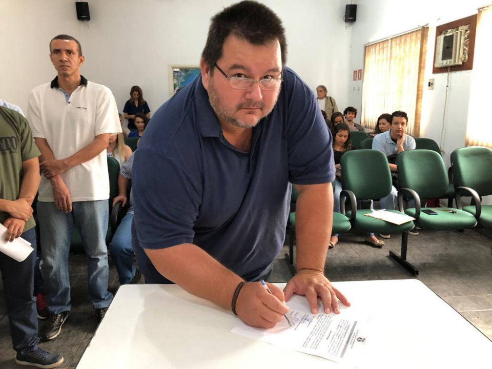 Prefeito municipal dá posse a novos concursados