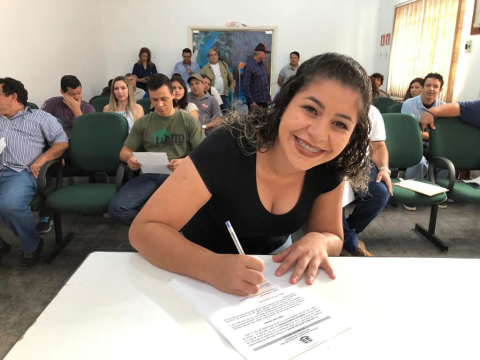 Prefeito municipal dá posse a novos concursados