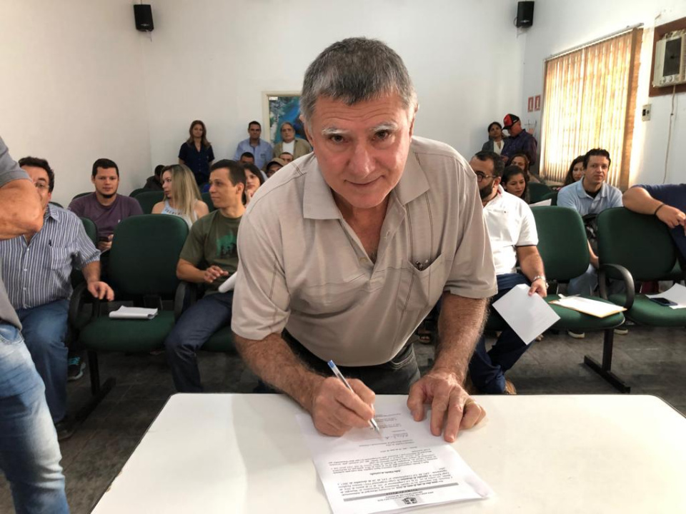Prefeito municipal dá posse a novos concursados