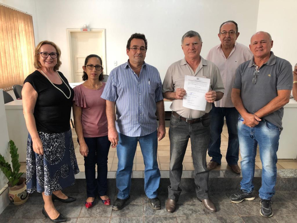 Prefeito municipal dá posse a novos concursados