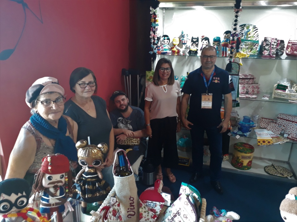 Artesãos de Bonito expõem durante conferência do Rotary