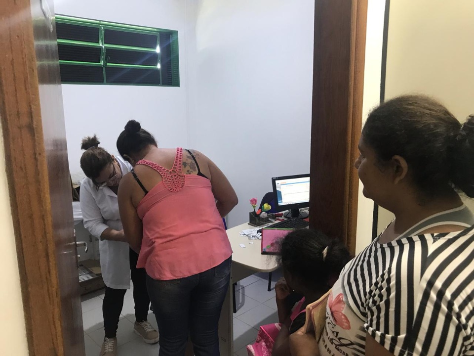Moradores de Águas do Miranda recebem vacina contra gripe