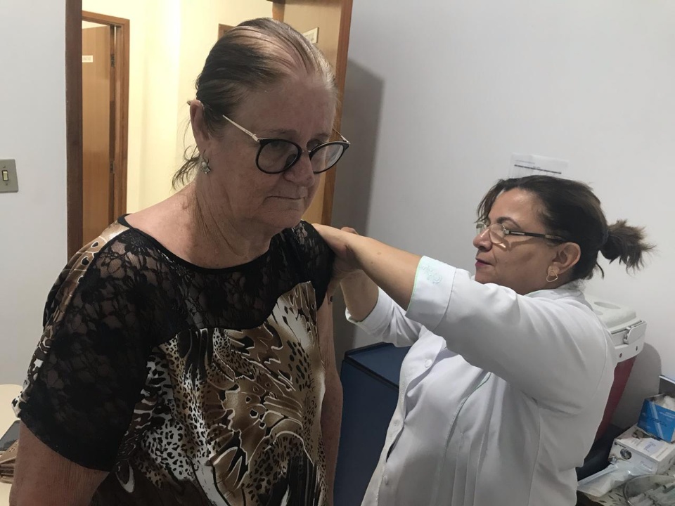 Moradores de Águas do Miranda recebem vacina contra gripe