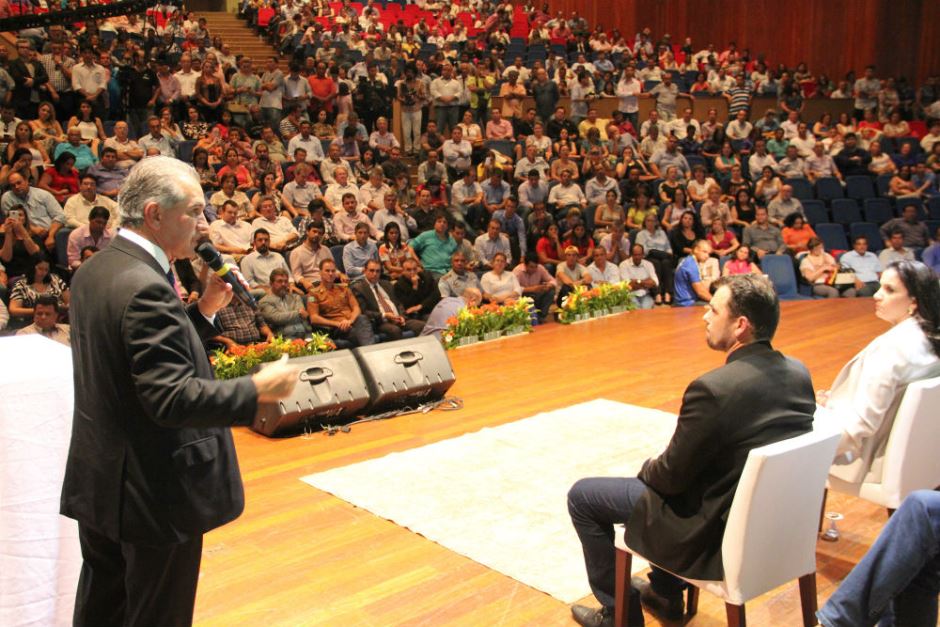 Prefeito Leleco participa da solenidade de emendas parlamentares destinadas a prefeituras e projetos de entidades assistências