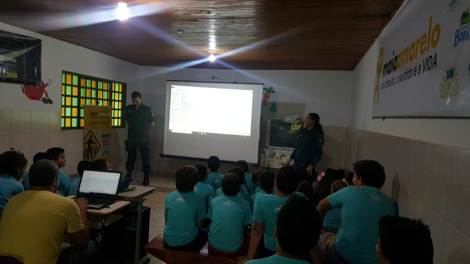 Trânsito é tema de palestra na Escola Vitalina Vargas Machado