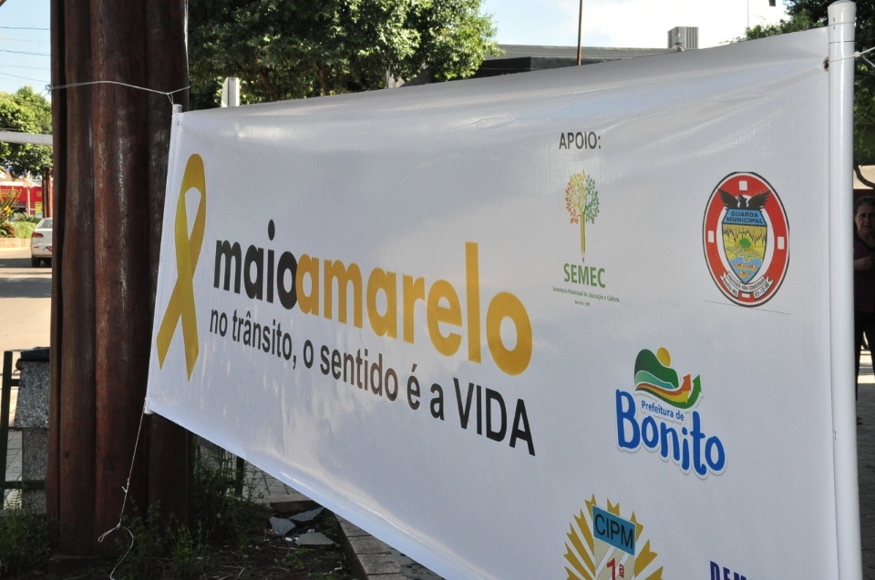 DEMTRAT realiza blitz educativa da campanha Maio Amarelo