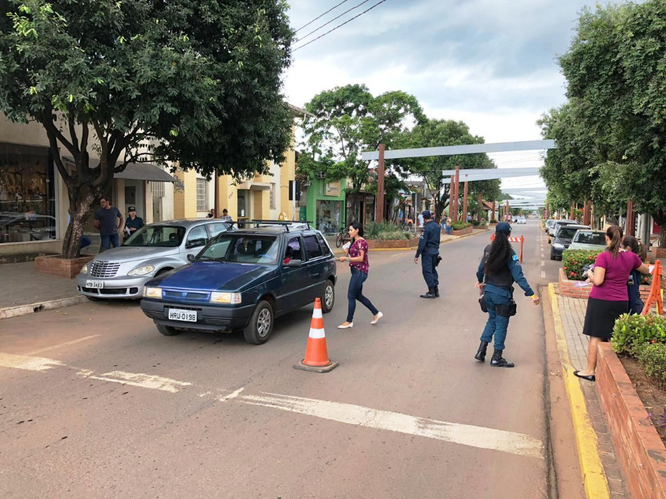 SAS realiza blitz educativa para conscientizar contra o feminicídio