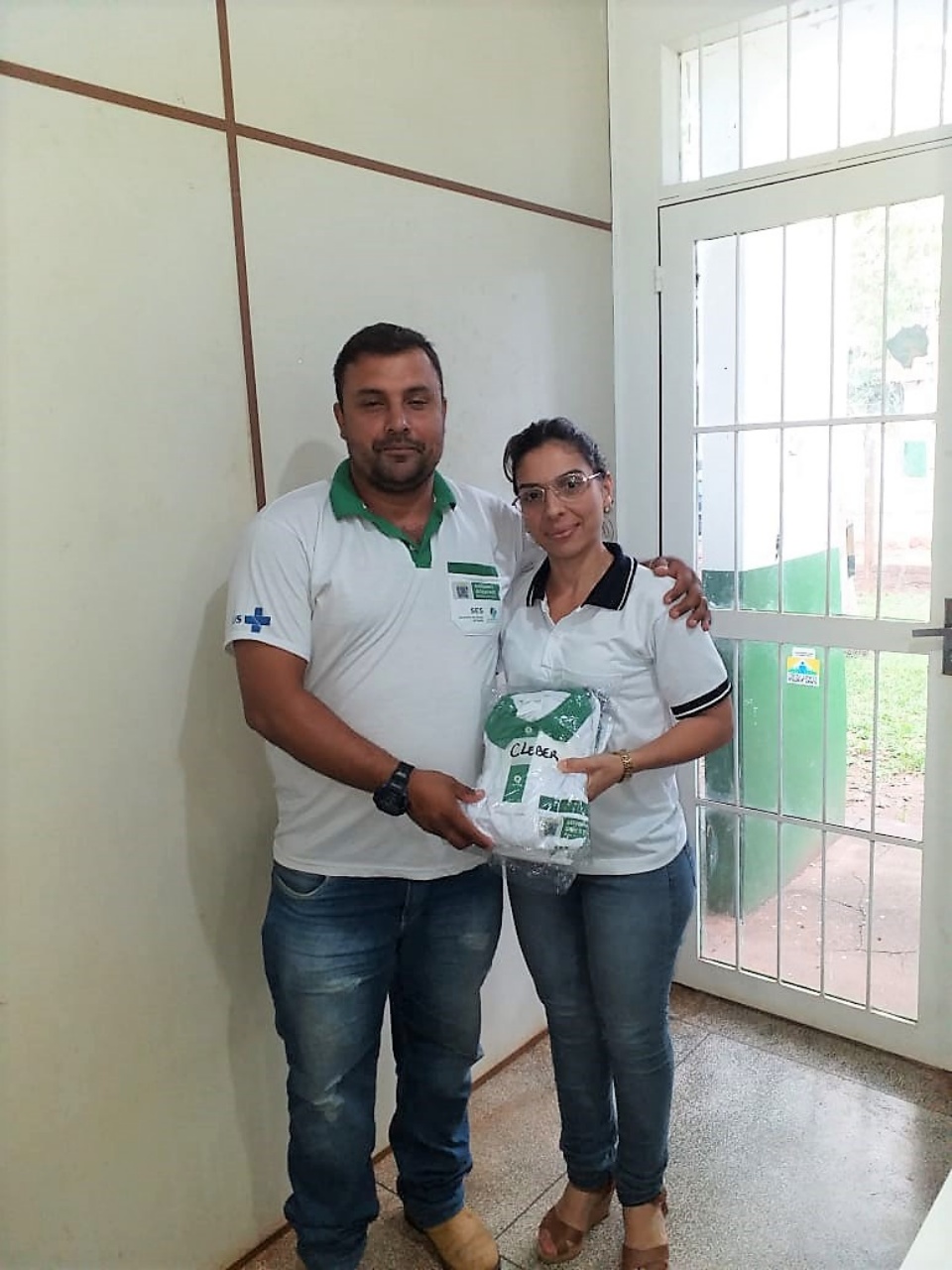 Equipe do Controle de Vetores recebe novas camisetas