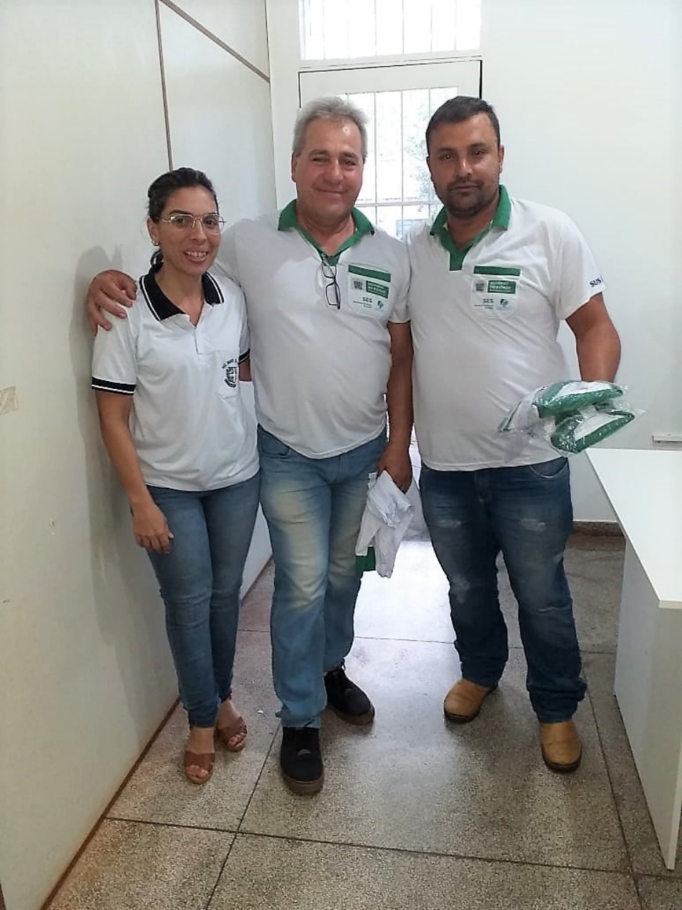 Equipe do Controle de Vetores recebe novas camisetas
