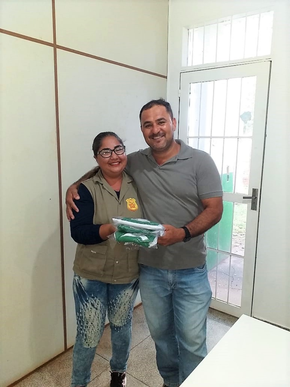 Equipe do Controle de Vetores recebe novas camisetas