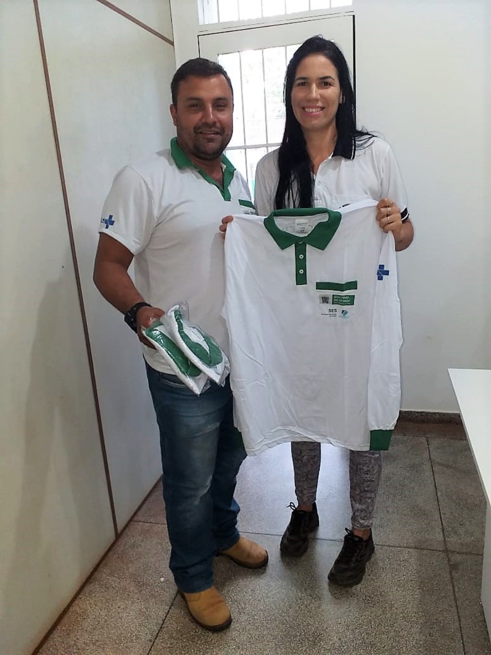 Equipe do Controle de Vetores recebe novas camisetas