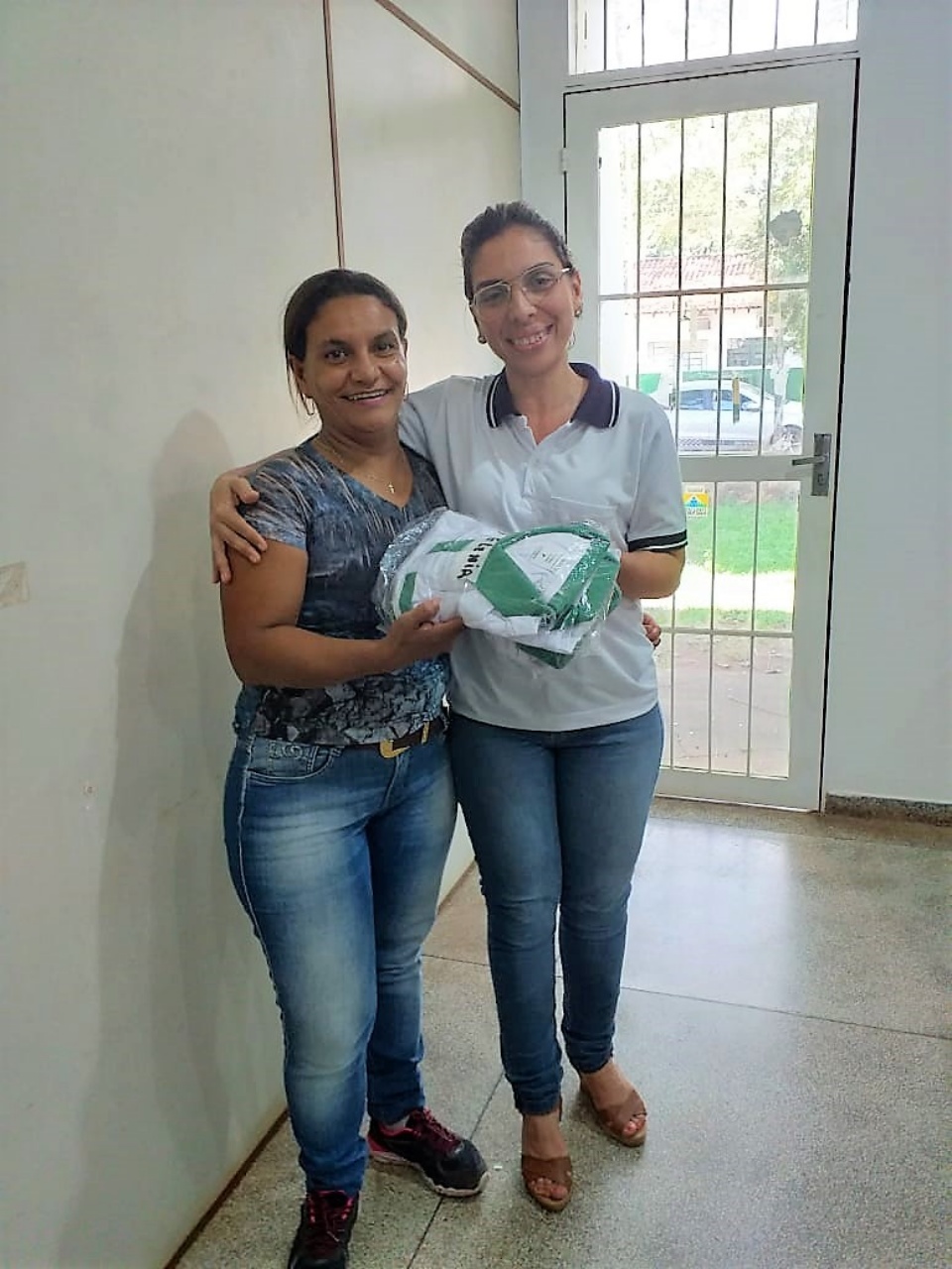 Equipe do Controle de Vetores recebe novas camisetas