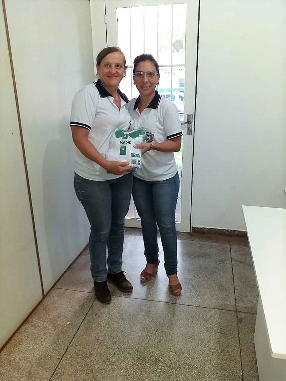 Equipe do Controle de Vetores recebe novas camisetas