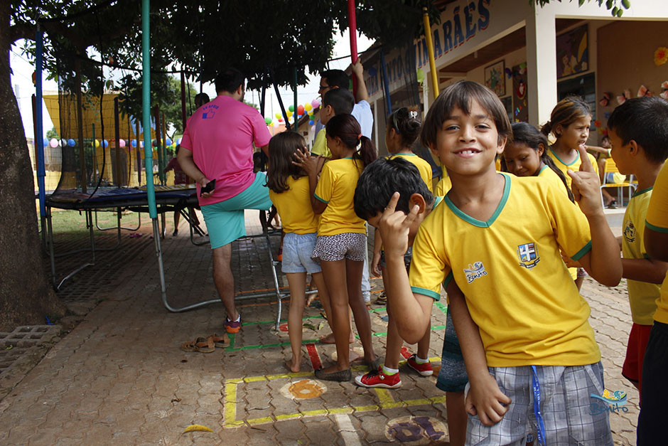 Alunos das escolas municipais ganham festa em comemoração ao Dia das Crianças em Bonito