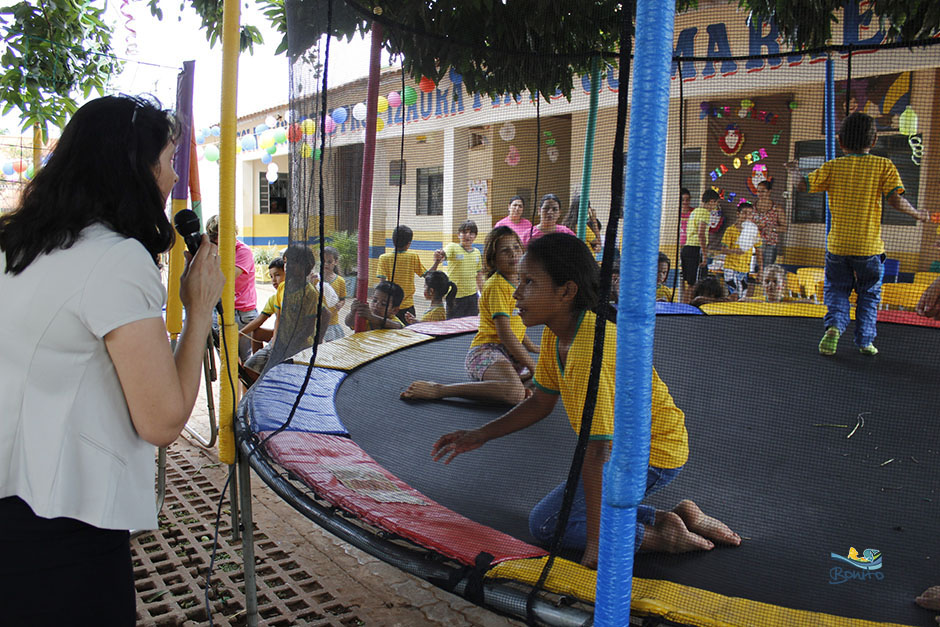 Alunos das escolas municipais ganham festa em comemoração ao Dia das Crianças em Bonito