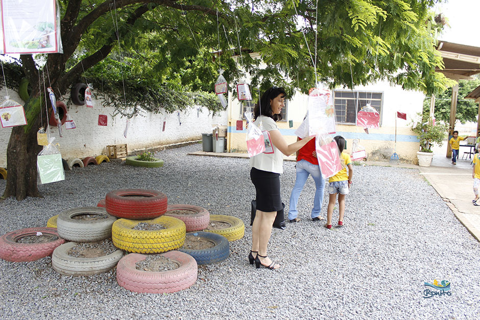 Alunos das escolas municipais ganham festa em comemoração ao Dia das Crianças em Bonito