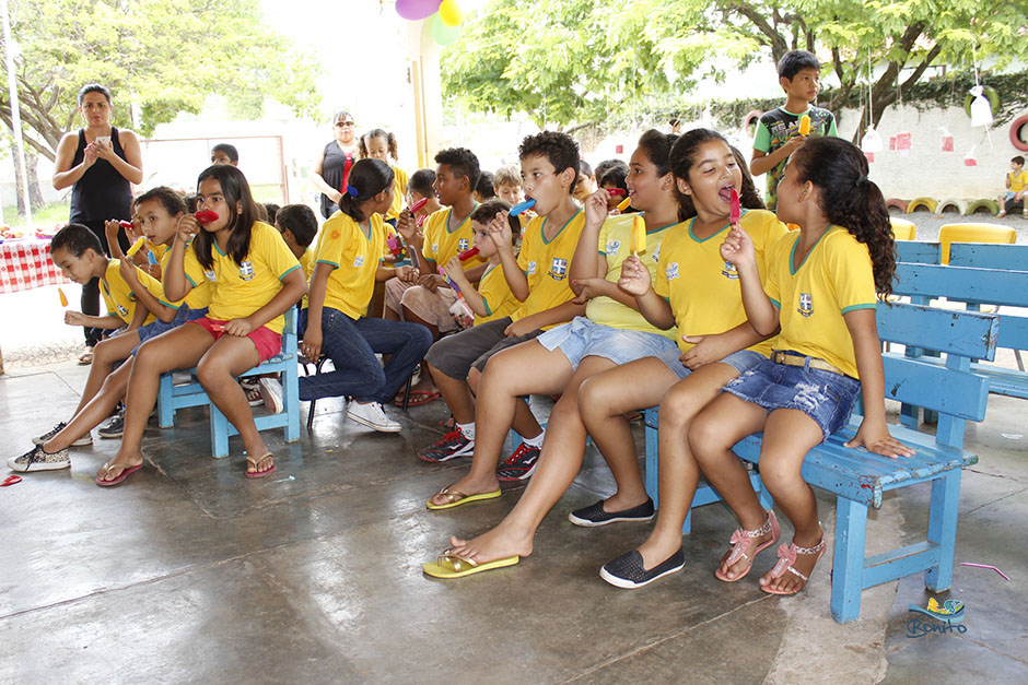 Alunos das escolas municipais ganham festa em comemoração ao Dia das Crianças em Bonito
