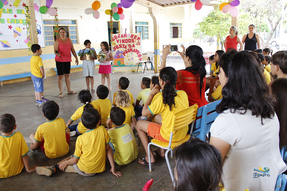 Alunos das escolas municipais ganham festa em comemoração ao Dia das Crianças em Bonito