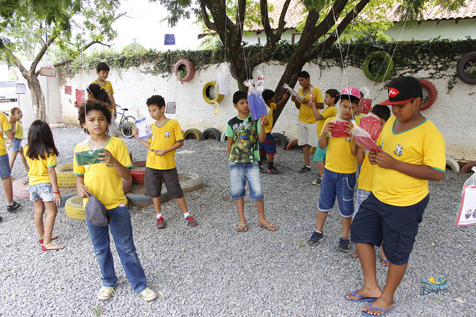 Alunos das escolas municipais ganham festa em comemoração ao Dia das Crianças em Bonito