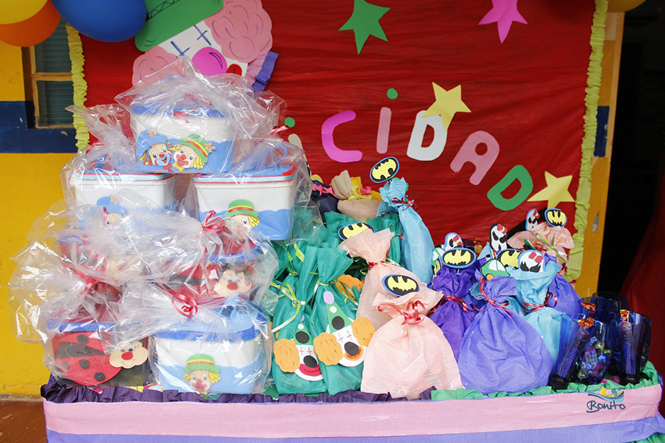 Alunos das escolas municipais ganham festa em comemoração ao Dia das Crianças em Bonito