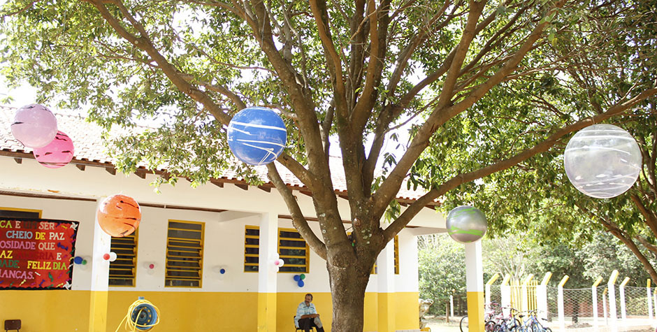 Alunos das escolas municipais ganham festa em comemoração ao Dia das Crianças em Bonito