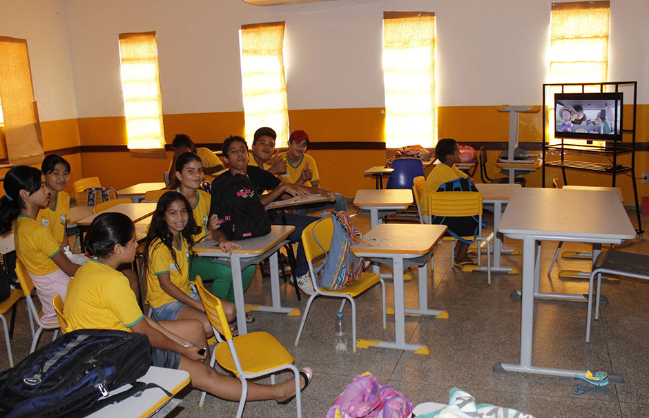 Alunos das escolas municipais ganham festa em comemoração ao Dia das Crianças em Bonito