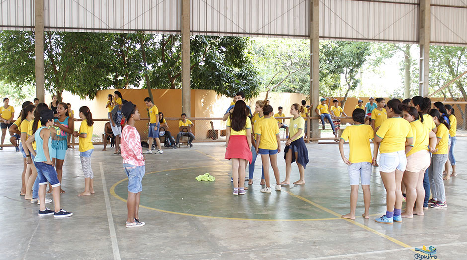 Alunos das escolas municipais ganham festa em comemoração ao Dia das Crianças em Bonito