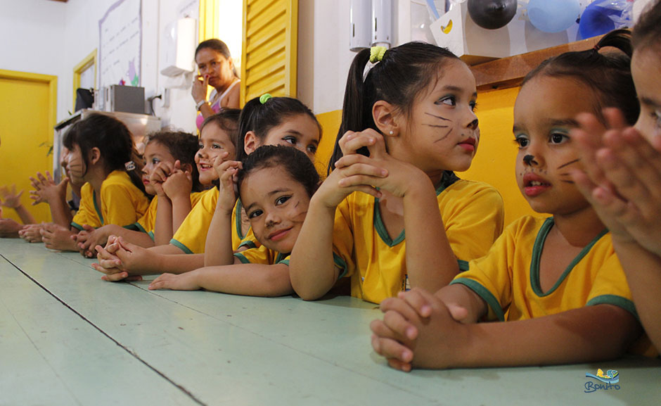 Alunos das escolas municipais ganham festa em comemoração ao Dia das Crianças em Bonito