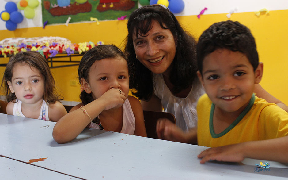 Alunos das escolas municipais ganham festa em comemoração ao Dia das Crianças em Bonito