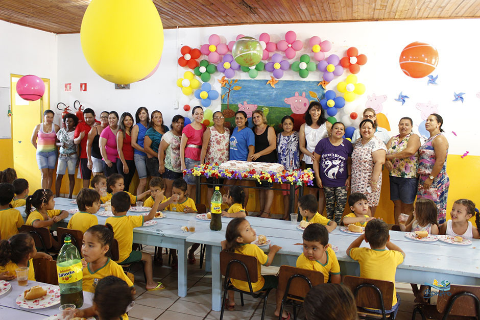 Alunos das escolas municipais ganham festa em comemoração ao Dia das Crianças em Bonito
