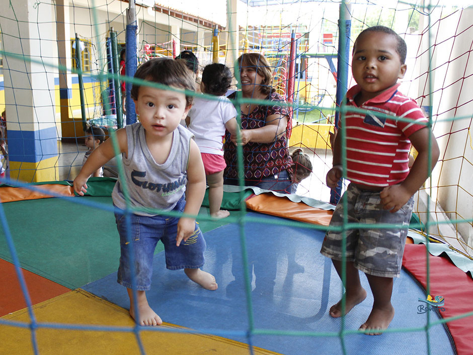 Alunos das escolas municipais ganham festa em comemoração ao Dia das Crianças em Bonito