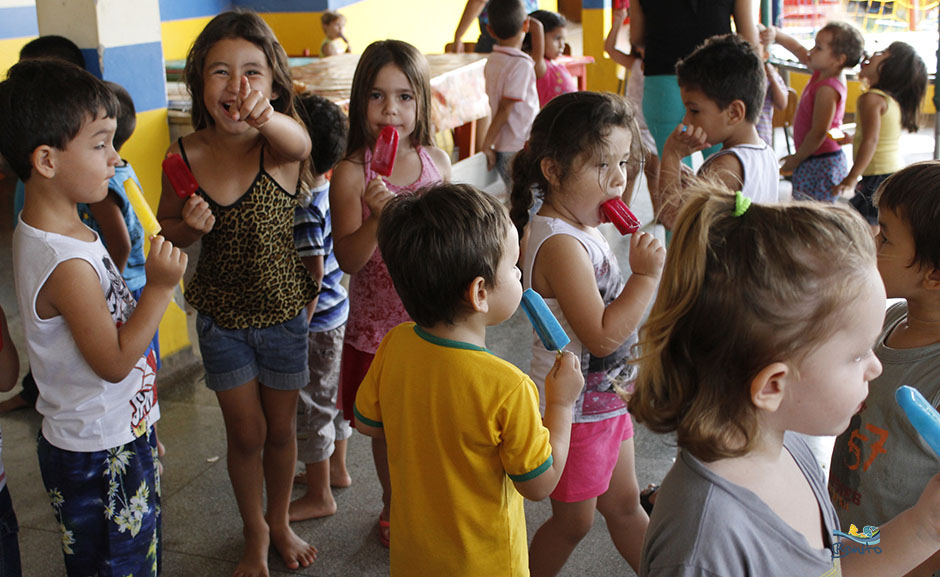 Alunos das escolas municipais ganham festa em comemoração ao Dia das Crianças em Bonito