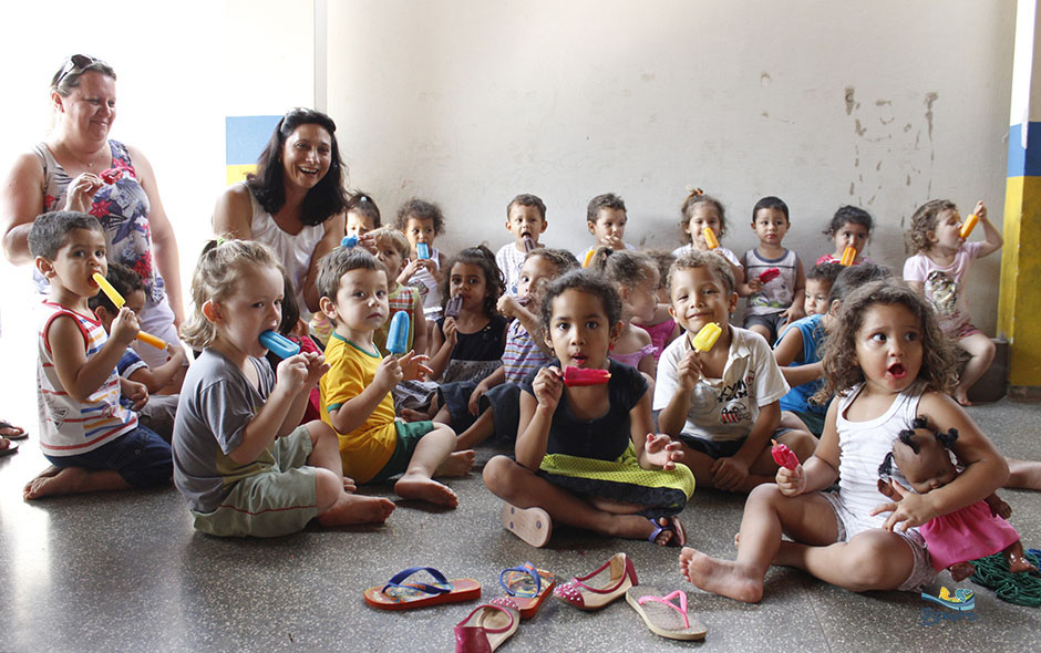 Alunos das escolas municipais ganham festa em comemoração ao Dia das Crianças em Bonito