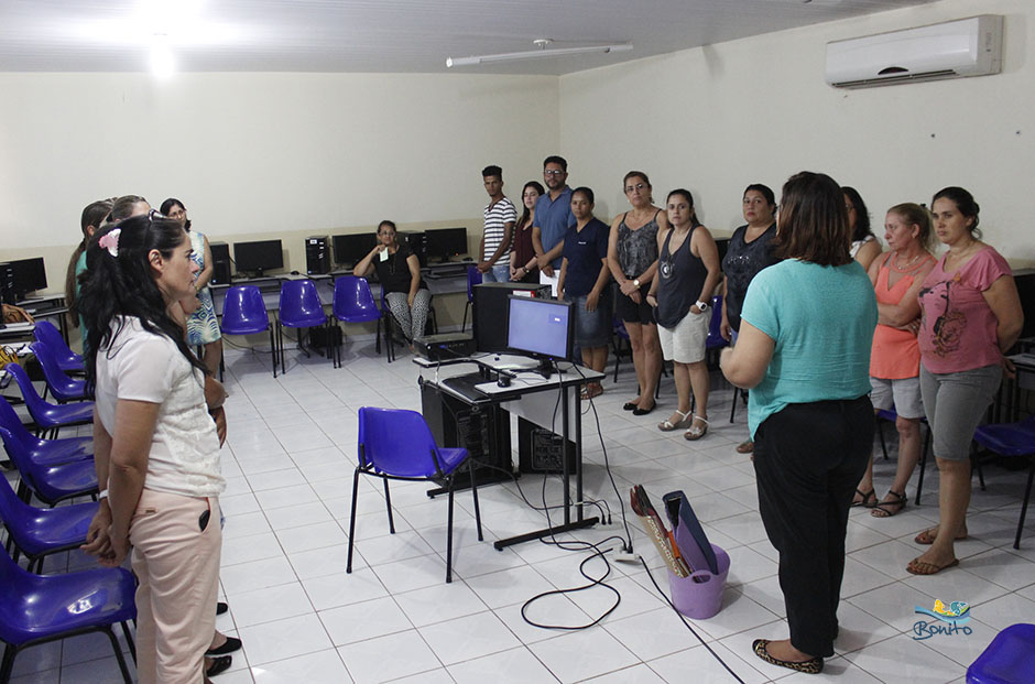 Alunos das escolas municipais ganham festa em comemoração ao Dia das Crianças em Bonito