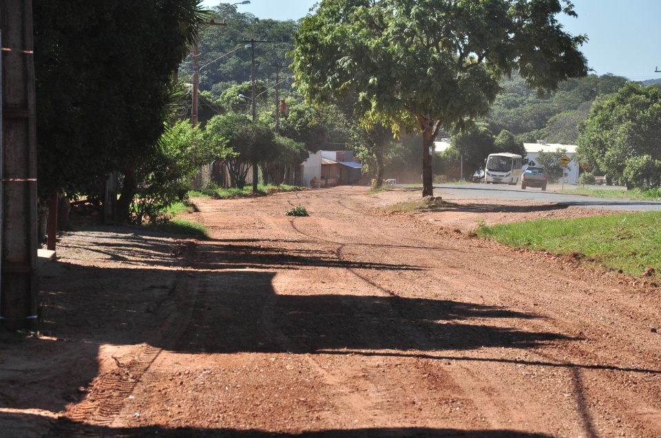 Secretarias de Obras e de Saúde realizam ações na Vila Machado