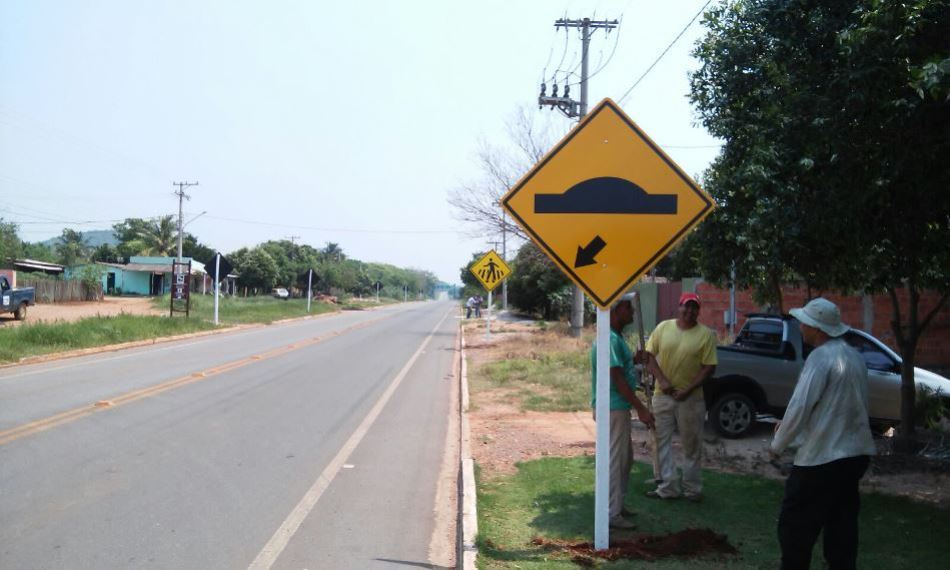 Novos quebra-molas são instalados em rodovia de Bonito/MS