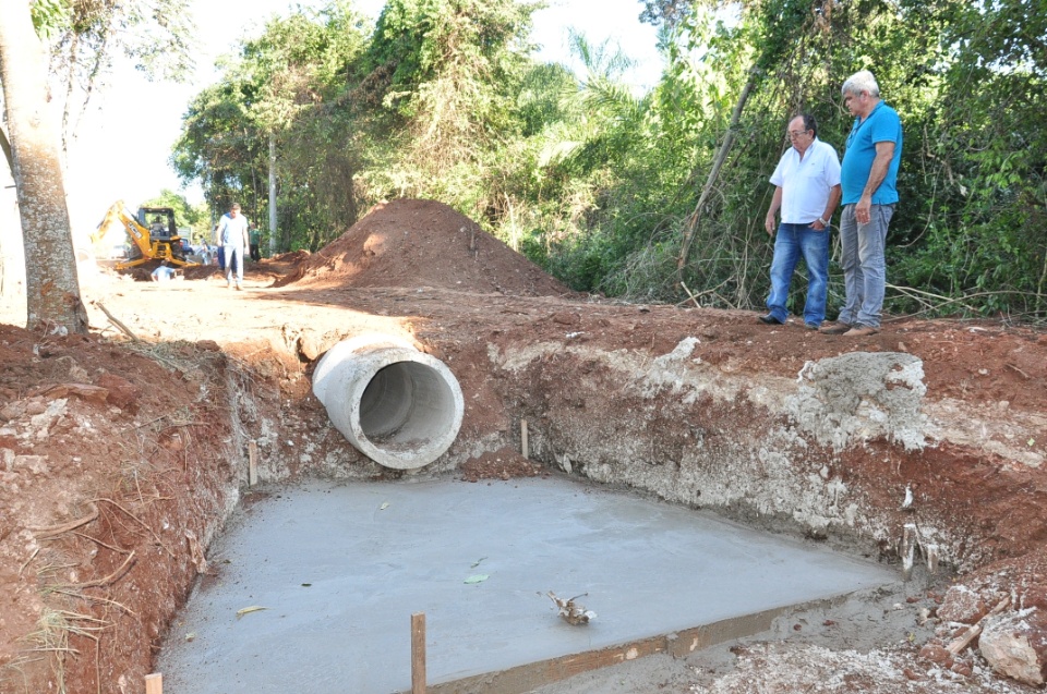 Prefeitura dá início ao asfaltamento da Vila Machado