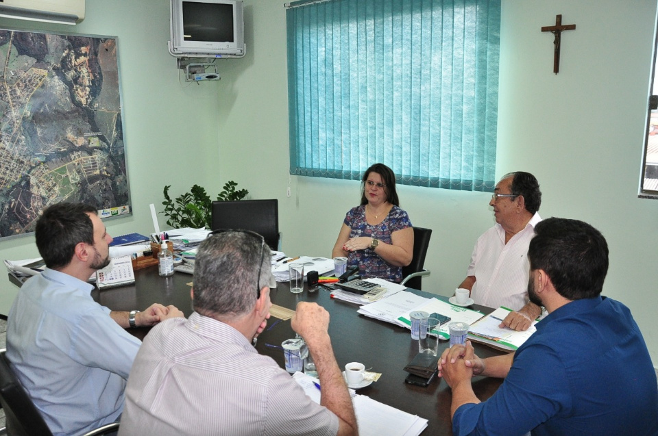 Prefeito recebe novo gerente do Sebrae em Bonito