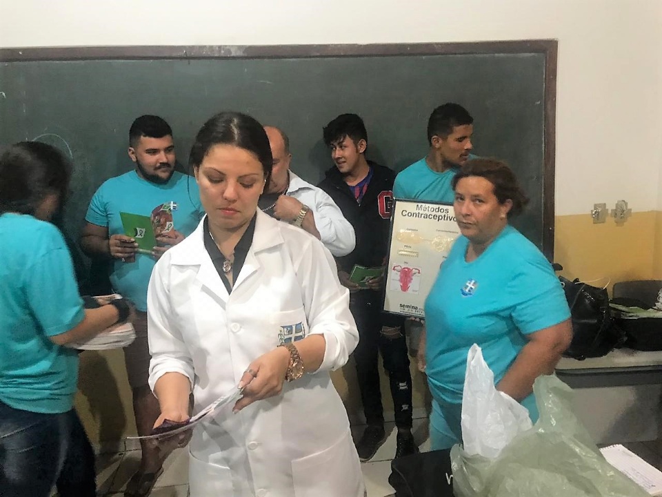 Projeto "Motivar para Educar" realiza palestras na EJA