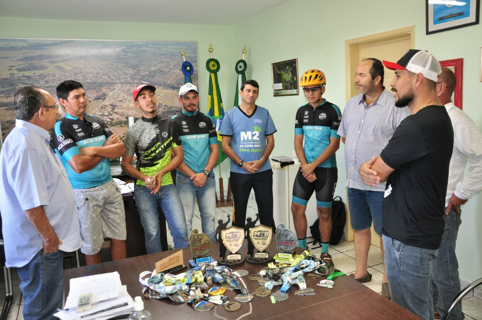 Prefeito recebe visita da equipe Amigos da Bike