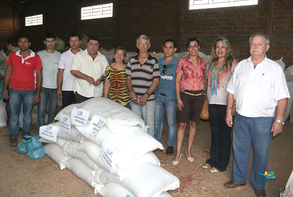 Prefeitura de Bonito faz entrega de feijão às entidades sociais