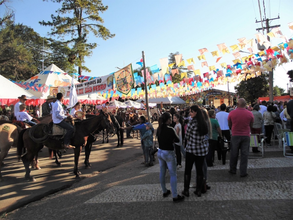 Cavalgada e pedalada comemoram a 91ª Festa de São Pedro