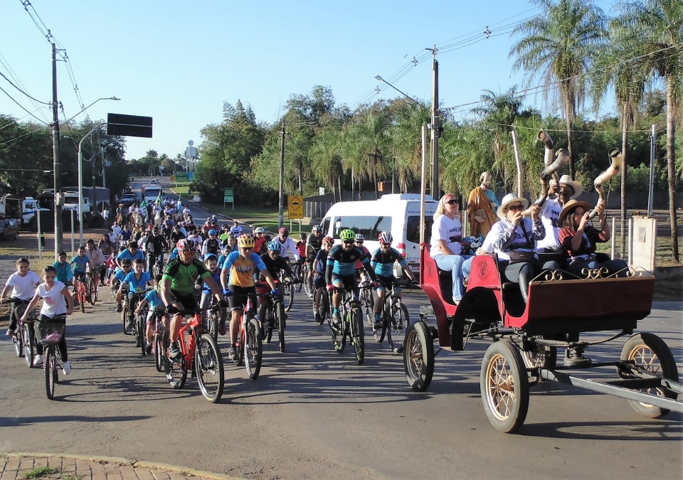 Cavalgada e pedalada comemoram a 91ª Festa de São Pedro