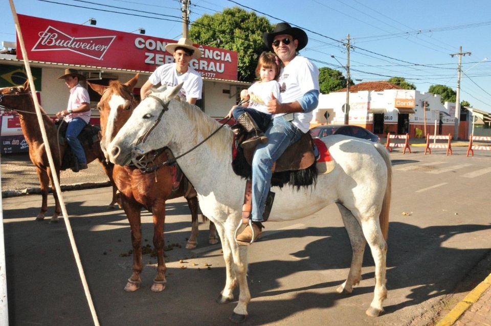 Cavalgada e pedalada comemoram a 91ª Festa de São Pedro