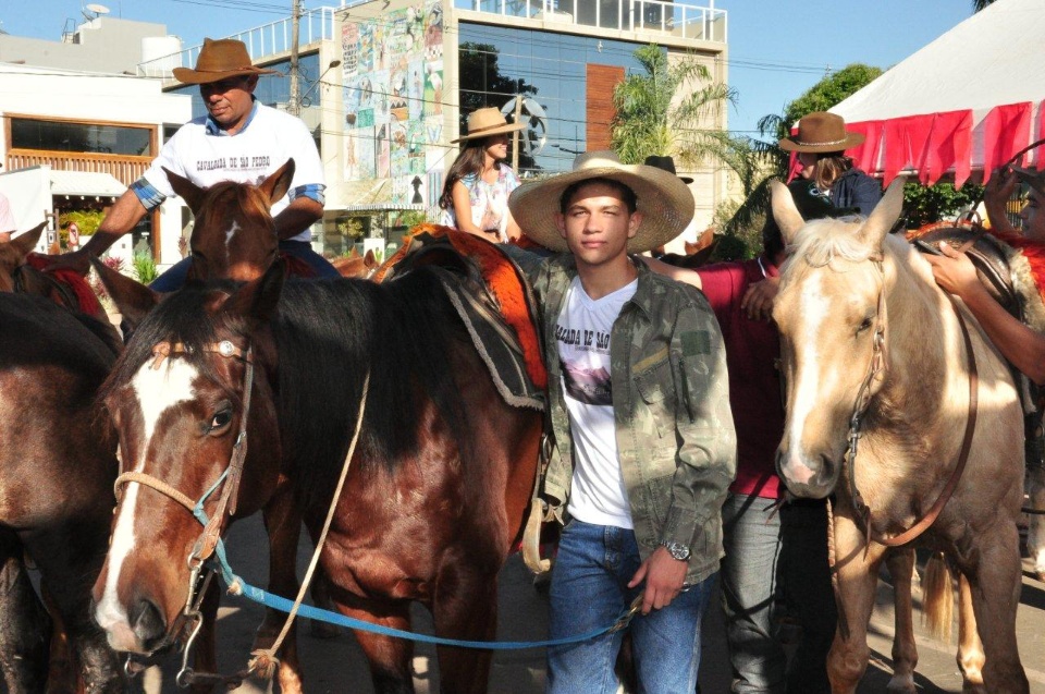Cavalgada e pedalada comemoram a 91ª Festa de São Pedro
