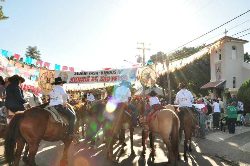 Cavalgada e pedalada comemoram a 91ª Festa de São Pedro