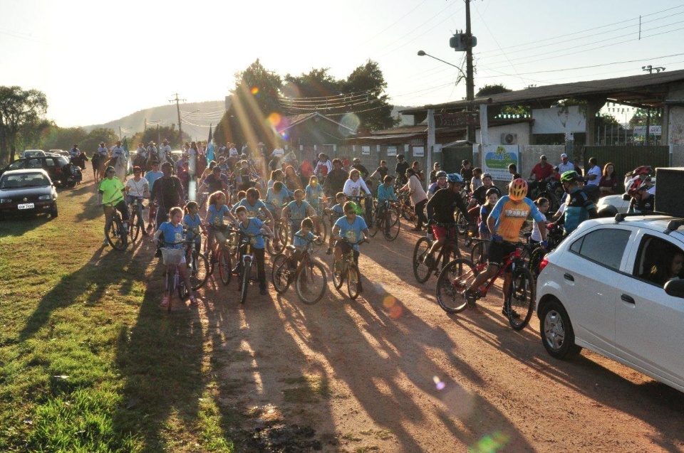 Cavalgada e pedalada comemoram a 91ª Festa de São Pedro