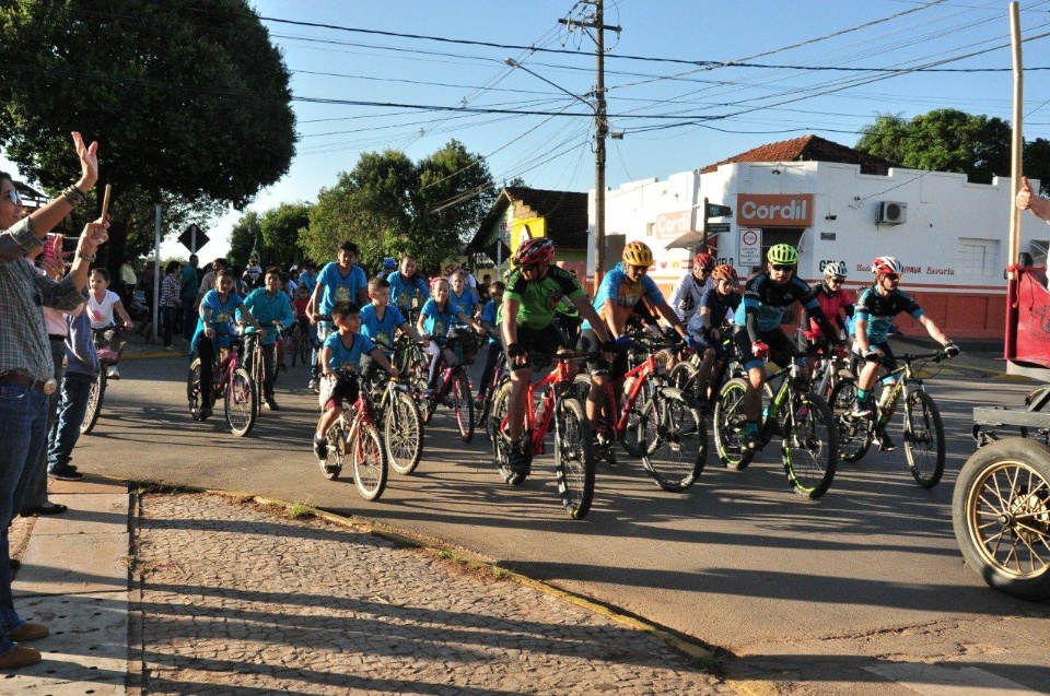 Cavalgada e pedalada comemoram a 91ª Festa de São Pedro